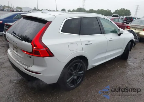 2018 Volvo Xc60 T5 Momentum z USA, uszkodzony, nr VIN YV4102RK6J1091675
